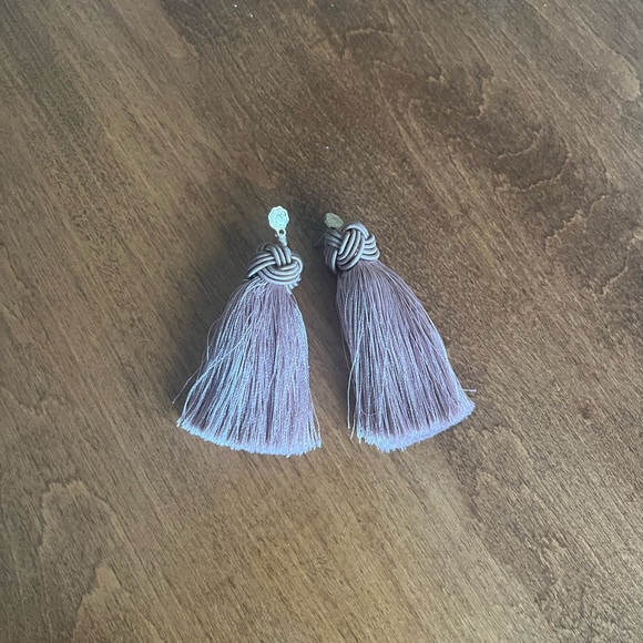 HART HAGERTY Dusty Rose Tassel Earrings - Picture 3 of 3